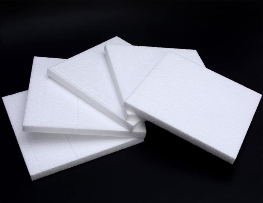 The difference between EPE and EPS We often hear that the packaging material is divided into EPE and EPS, but do you know any difference between them?  How is the protection of the product different?  EPE features: small density, good flexibility, high recovery rate, common materials are: EPE pearl cotton.  EPS: It has the characteristics of low water absorption, good thermal insulation, light quality and high mechanical strength. The common materials are: EPS good grain.